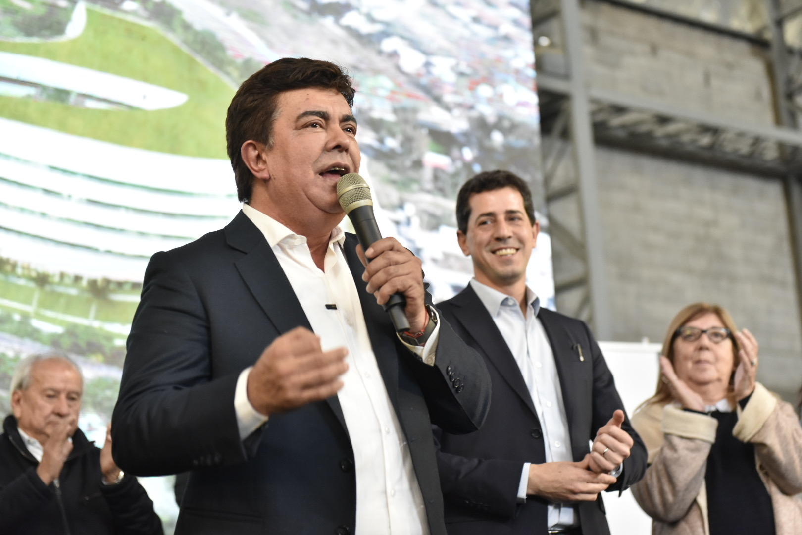 La Matanza: Fernando Espinoza y Wado de Pedro entregaron 4 mil tablets