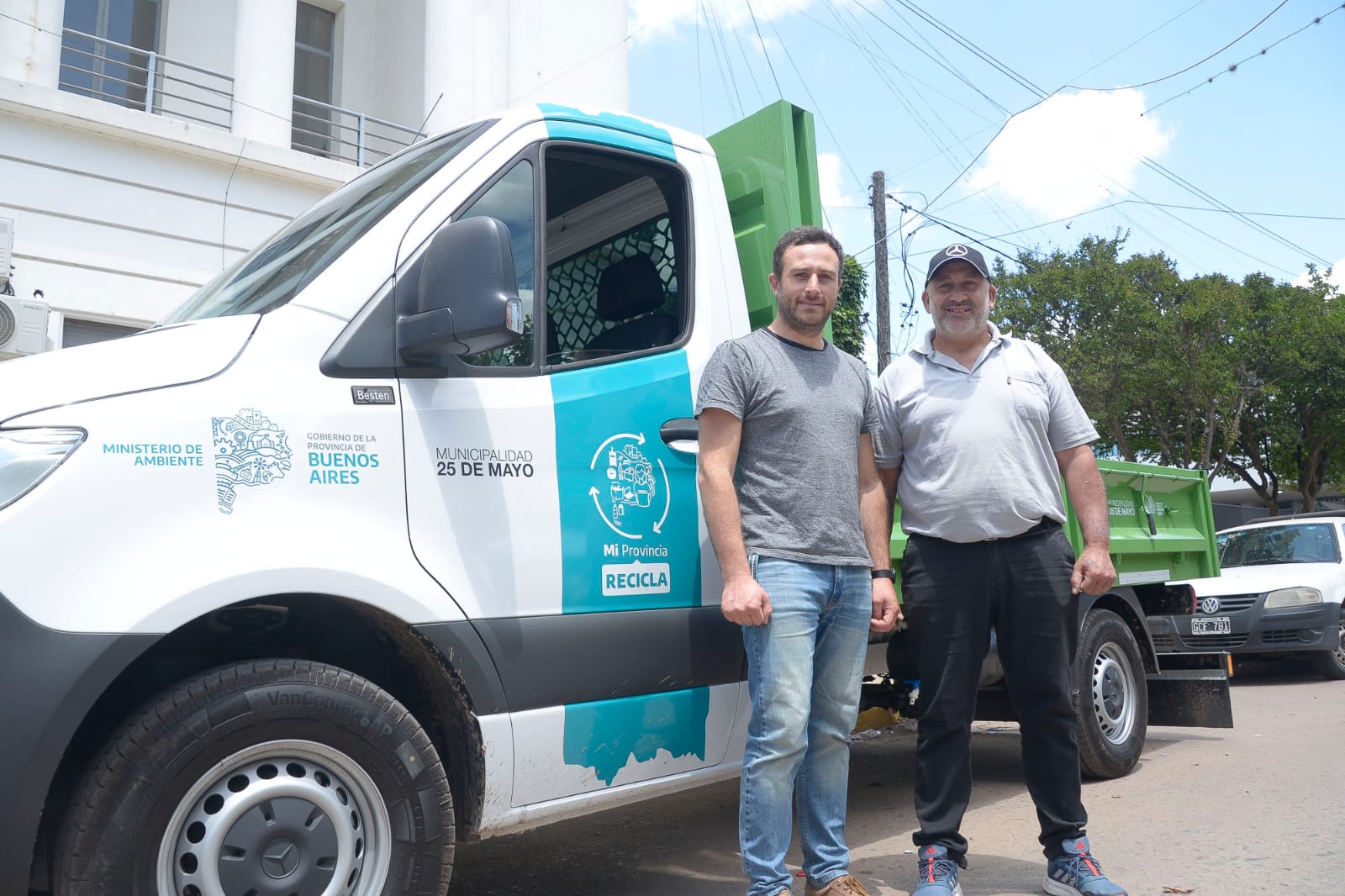 Ralinqueo presentó un nuevo camión para servicios públicos
