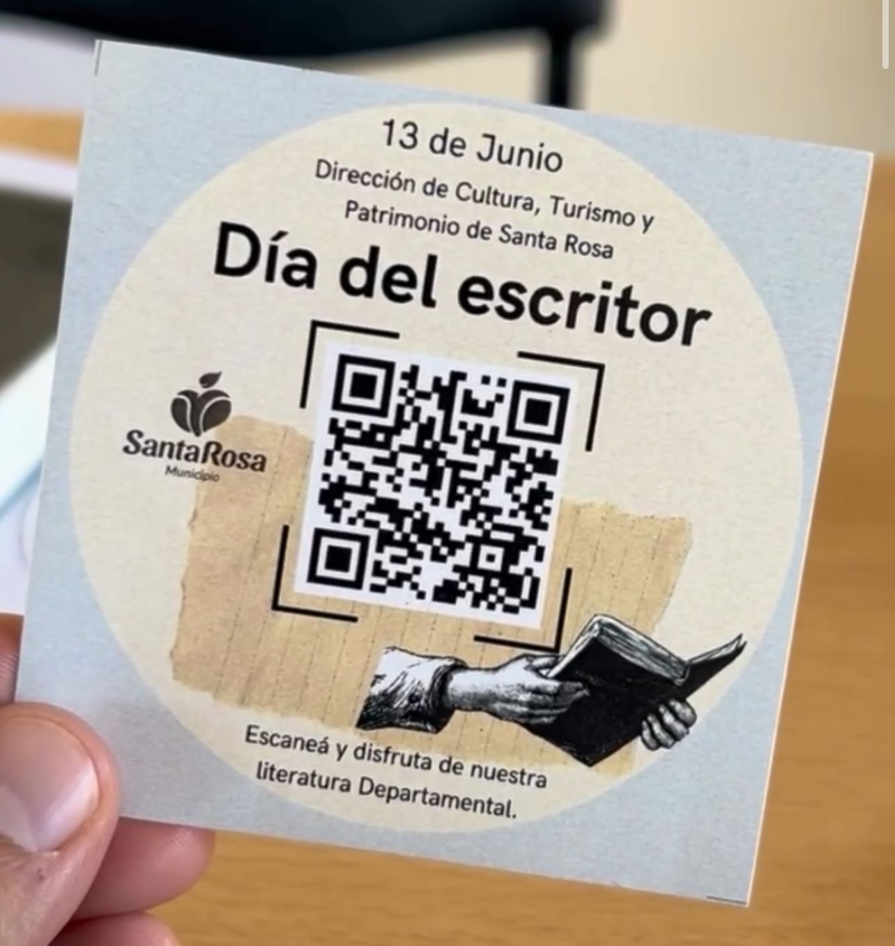 Santa Rosa coloca códigos QR para dar a conocer las obras de los escritores locales.