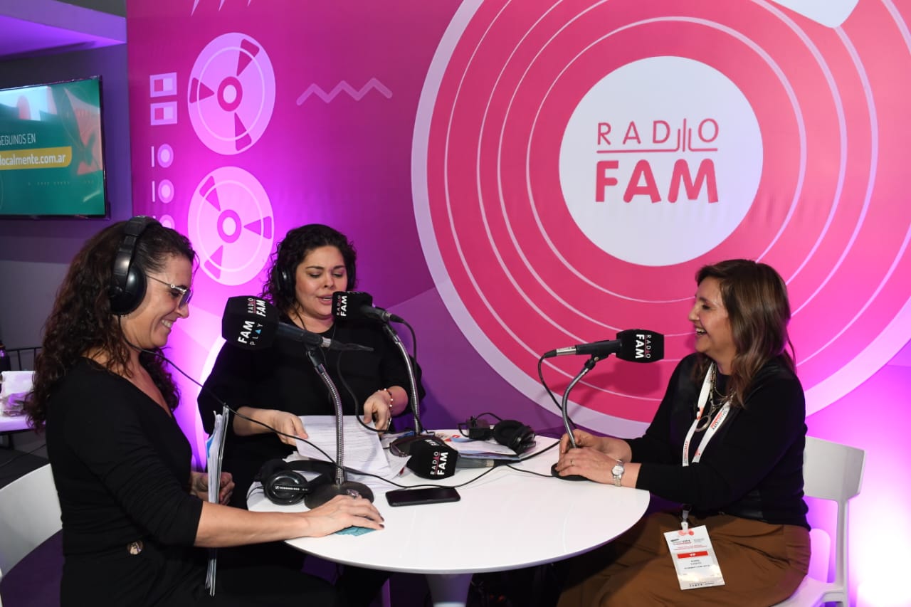 Radio FAM junto a intendentas e intendentes en Smart City SDE 