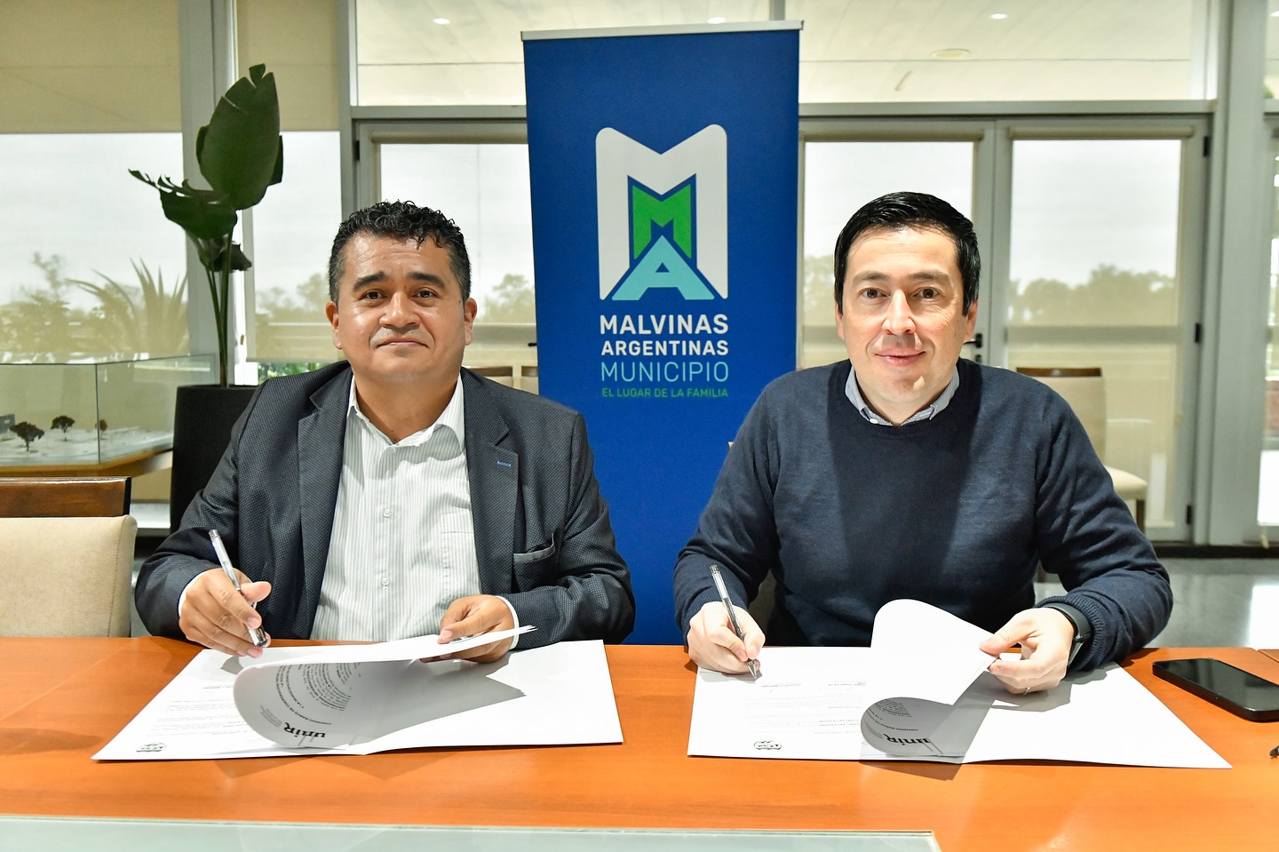 Malvinas firmó un convenio de educación universitaria con UNIR