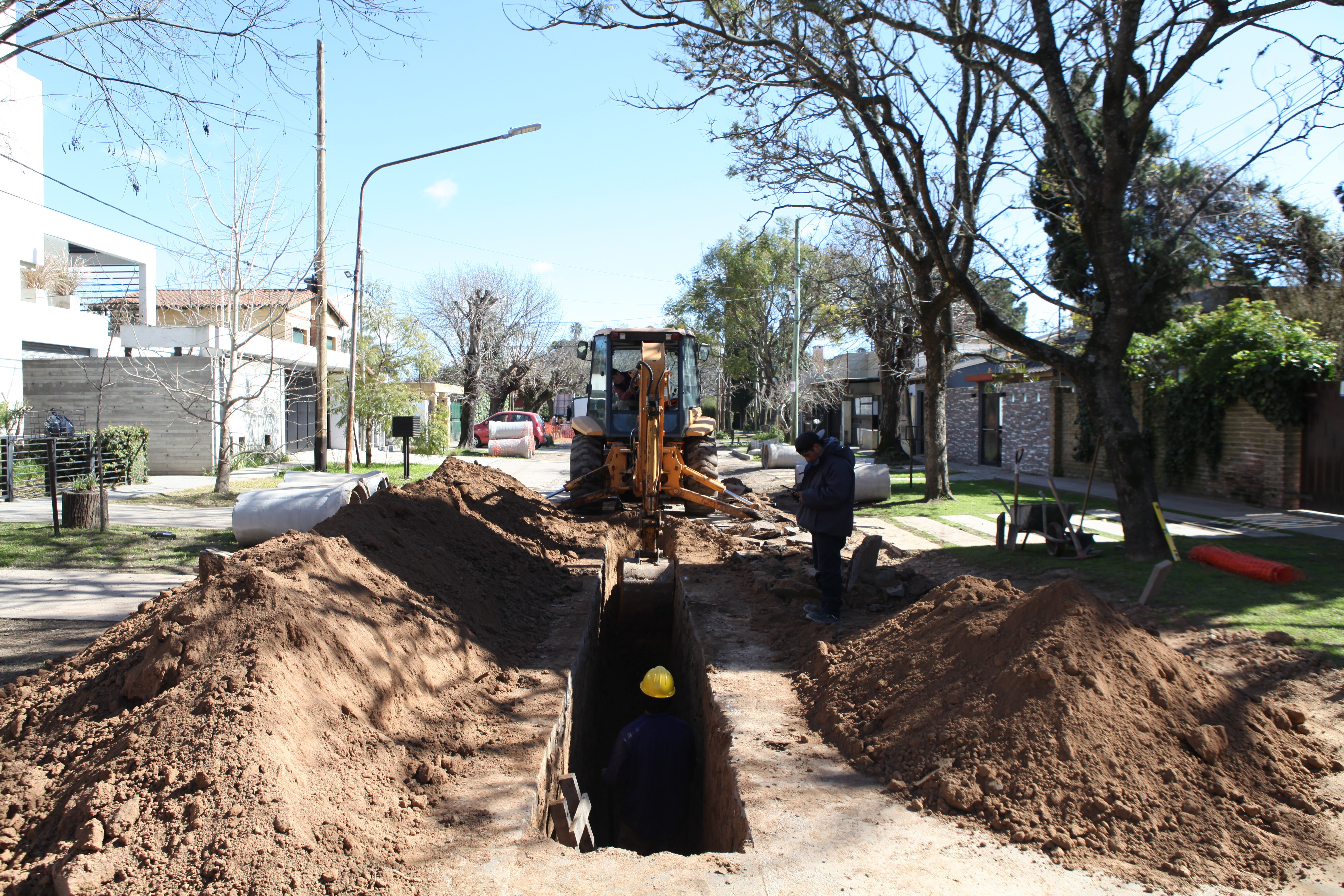 Continúan con el Plan de Obras Públicas con repavimentación y tareas hidráulicas en Gonnet