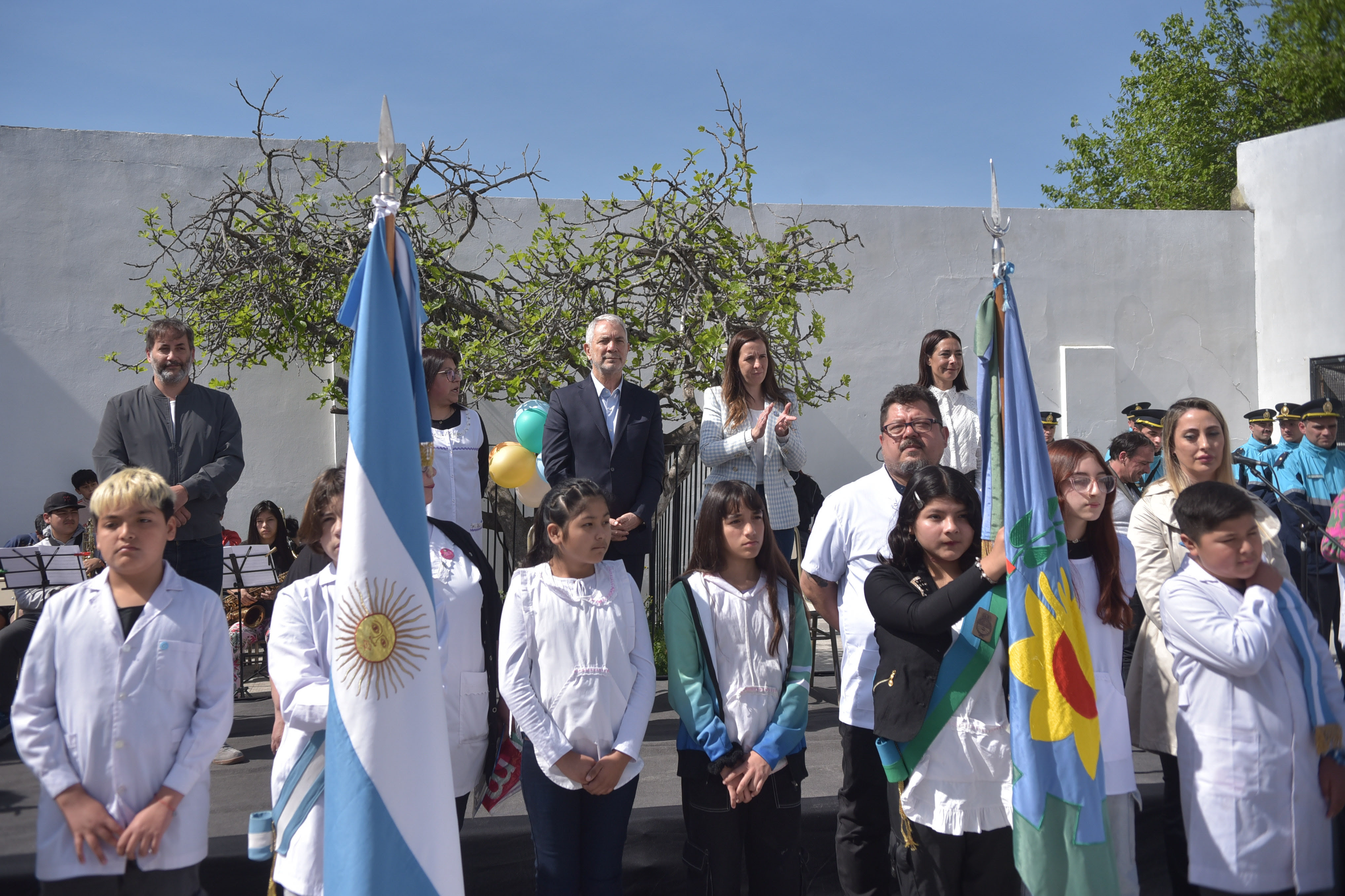 Restaurada y renovada: Alak participó del 140º aniversario de la Escuela Nº 21 de Los Hornos