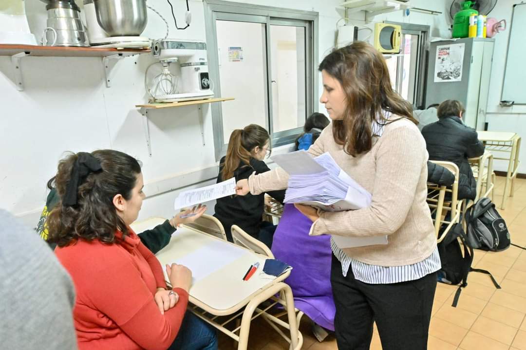 Primer examen UBA XXI en Malvinas Argentinas