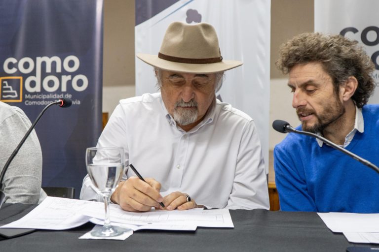 Acto licitatorio y de concursos privados de precios para tres obras de ampliación de la red de gas natural