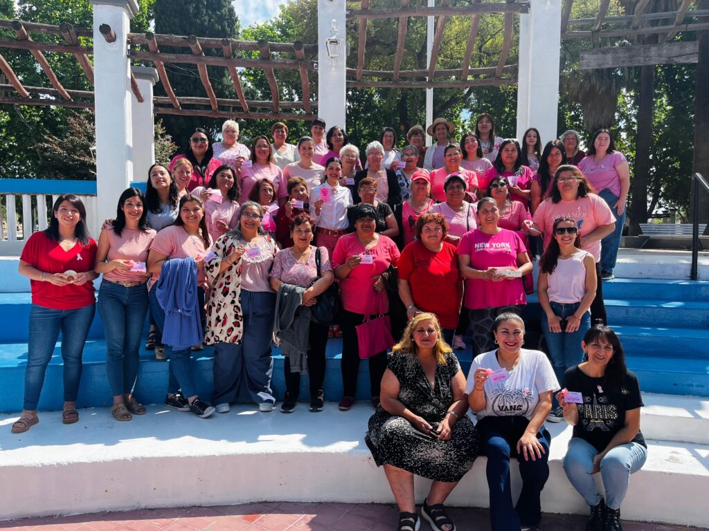 Santa Rosa marchó por la prevención del cáncer de mama