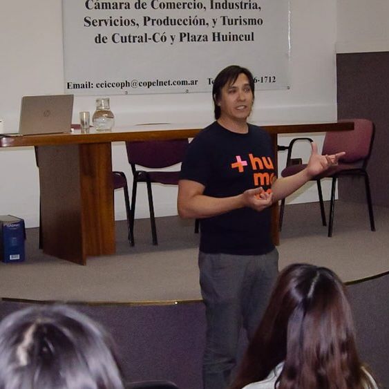 Empleados jerárquicos del municipio se capacitaron en la gestión de equipos de trabajo