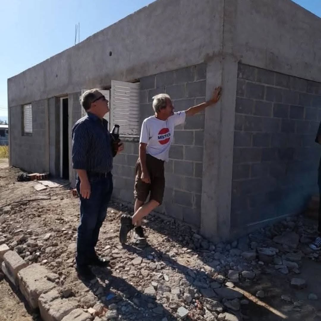 Avanza la construcciónde viviendas para familias en situación de ...