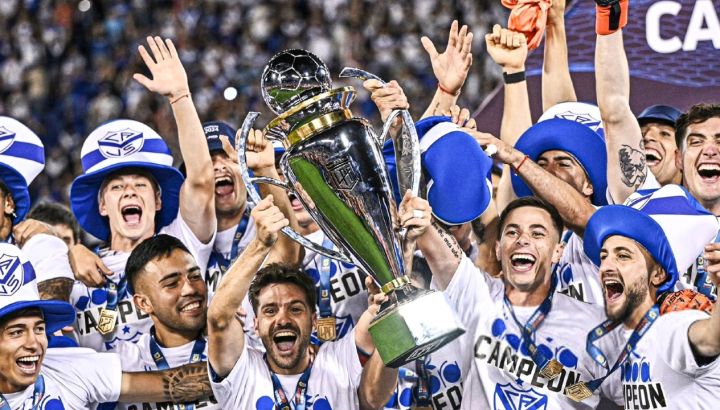 Vélez Sarsfield venció a Huracán y se consagró campeón de la Liga Profesional