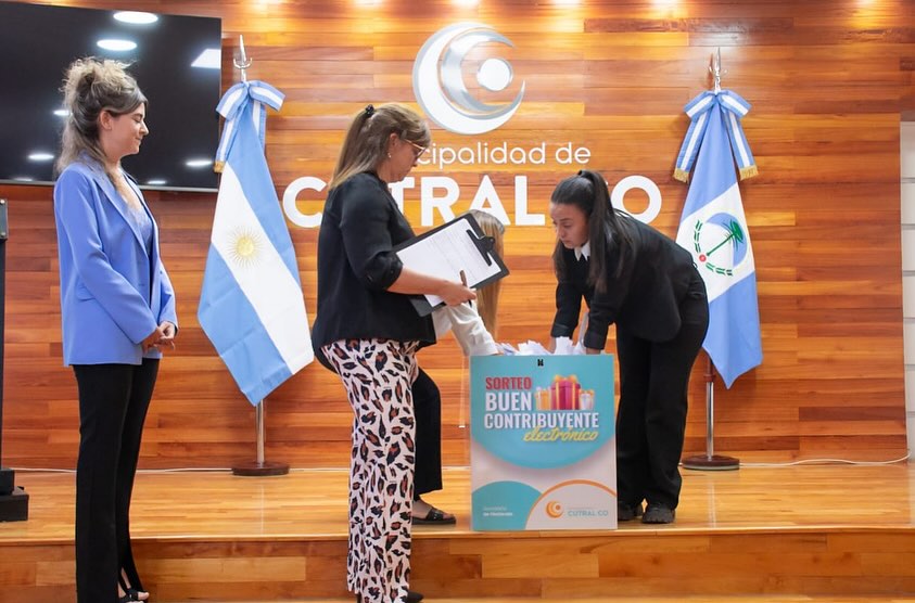 Cutral Co premió a sus contribuyentes electrónicos