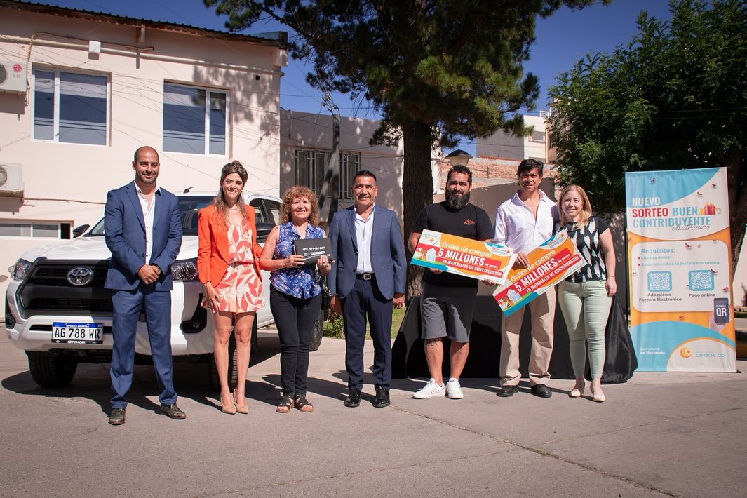 Se hizo entrega de los premios del Sorteo al Buen Contribuyente Electrónico