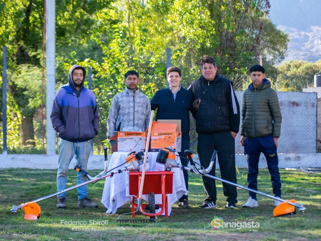 El Intendente Federico Sbiroli, visitó las instalaciones del Mini Estadio «Daniel Fuentes».