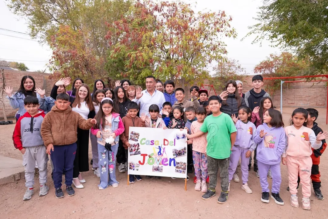 El Intendente Ramón Rioseco compartió un desayuno con los niños de «La casa joven» y se comprometió a acompañar su crecimiento.