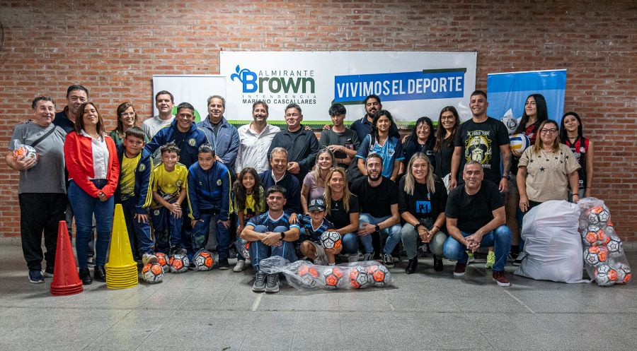 El Municipio de Alte Brown y la Fundación Banco Provincia entregaron equipamiento a clubes de barrio