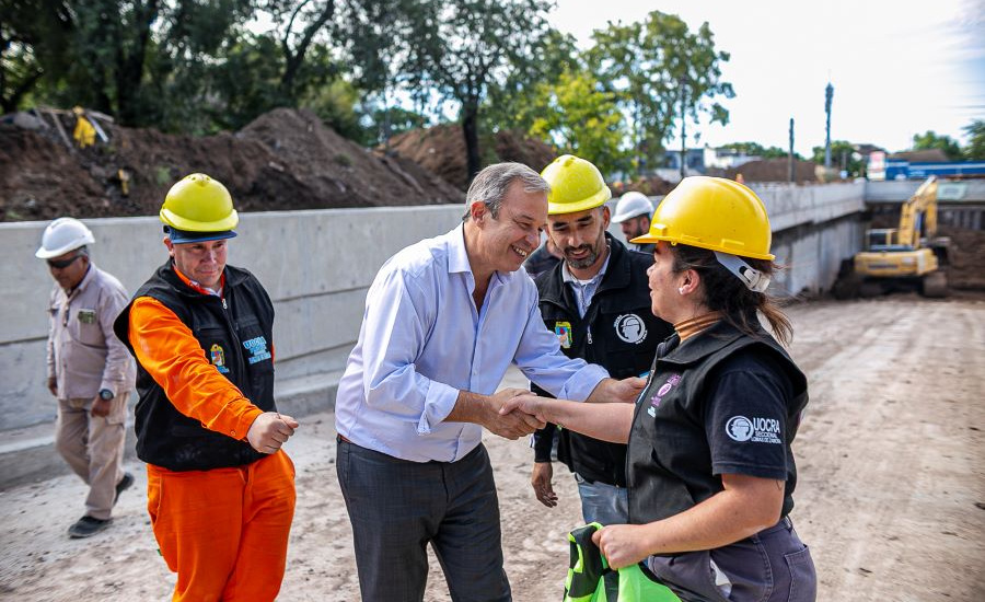Cascallares supervisó la obra del Paso Bajo Nivel de Calzada, donde ya se abrió el túnel para los vehículos