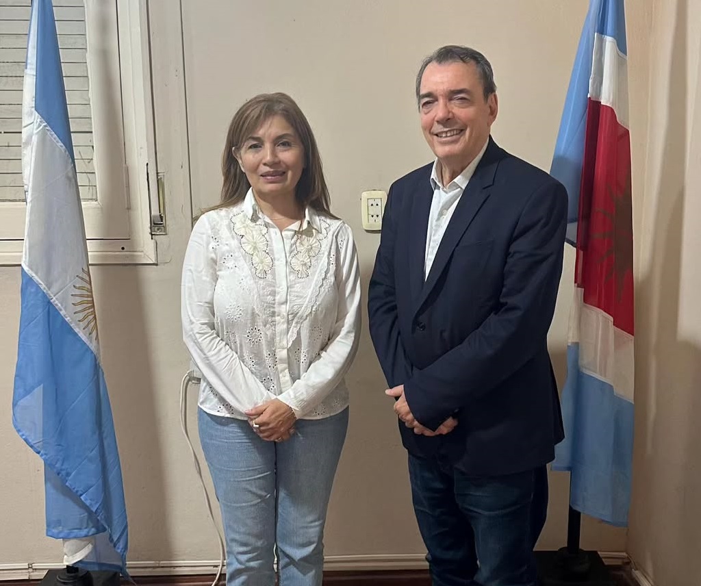 La intendenta de Villa Ojo de Agua mantuvo una importante reunión con el Ministro de Desarrollo Social