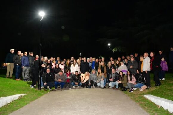 Golía inauguró nuevas luminarias en Plaza Belgrano