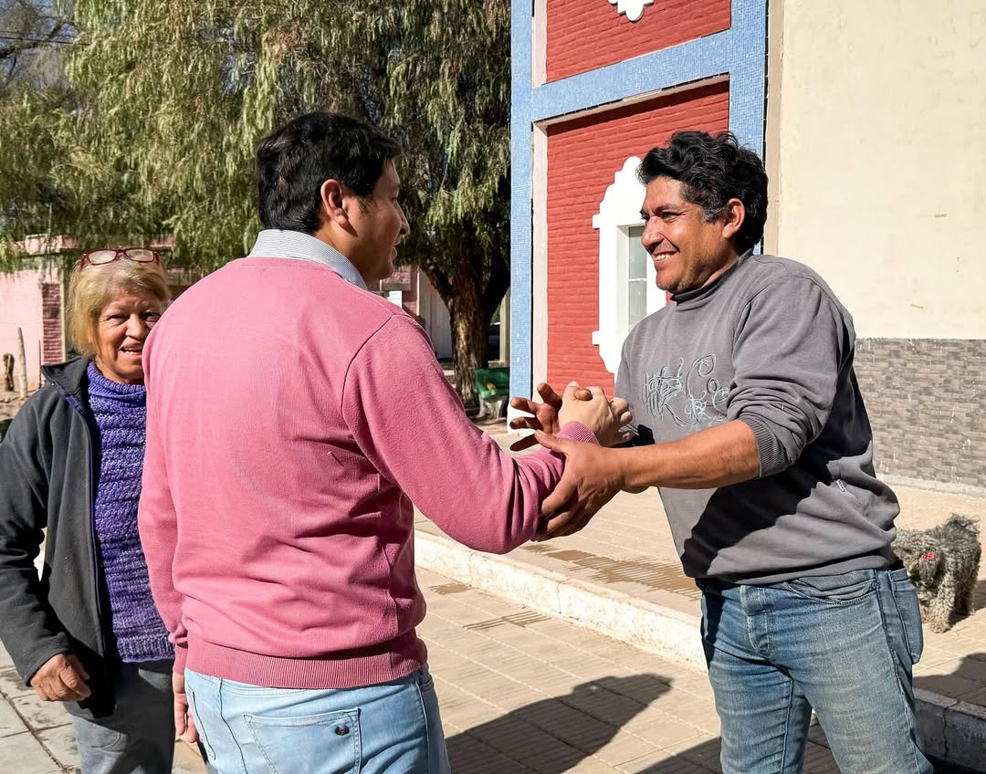 El Municipio de Tinogasta avanza con obras para mejorar la infraestructura eléctrica en Villa San Roque