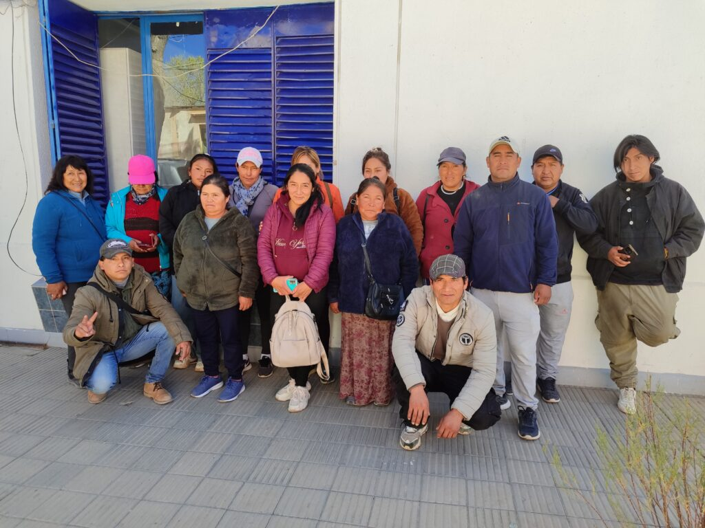 Vecinos de santa clara se reúnen con el intendente dante velazquez y obtienen luz verde para la red de cloacas