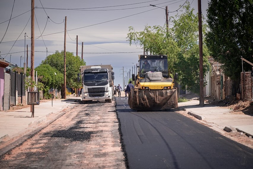 Avanzan las obras de asfalto en el barrio Nehuen Che