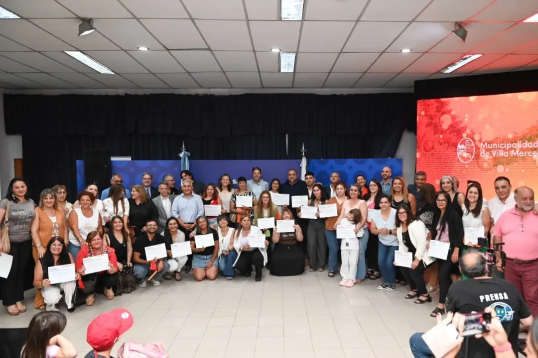 Entrega de certificados a nuevas y nuevos Cuidadores Domiciliarios