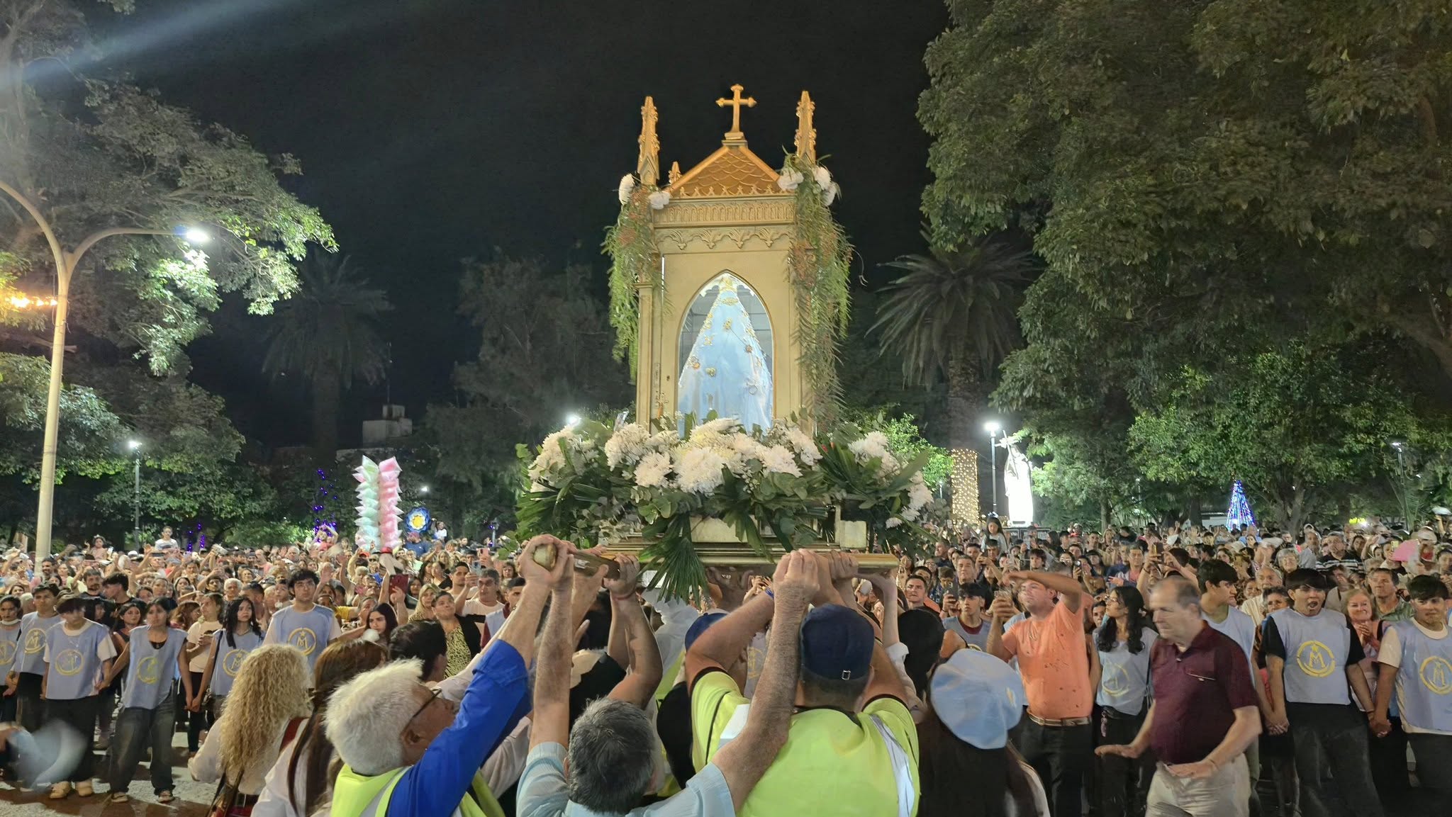 Miles de fieles participaron de la festividad y procesión en honor a la Virgen del Valle