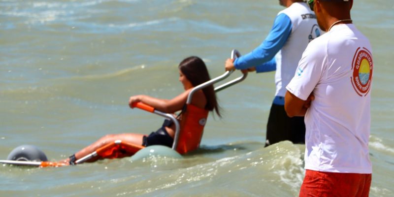 El Partido de La Costa ofrece sillas anfibias para personas con movilidad reducida