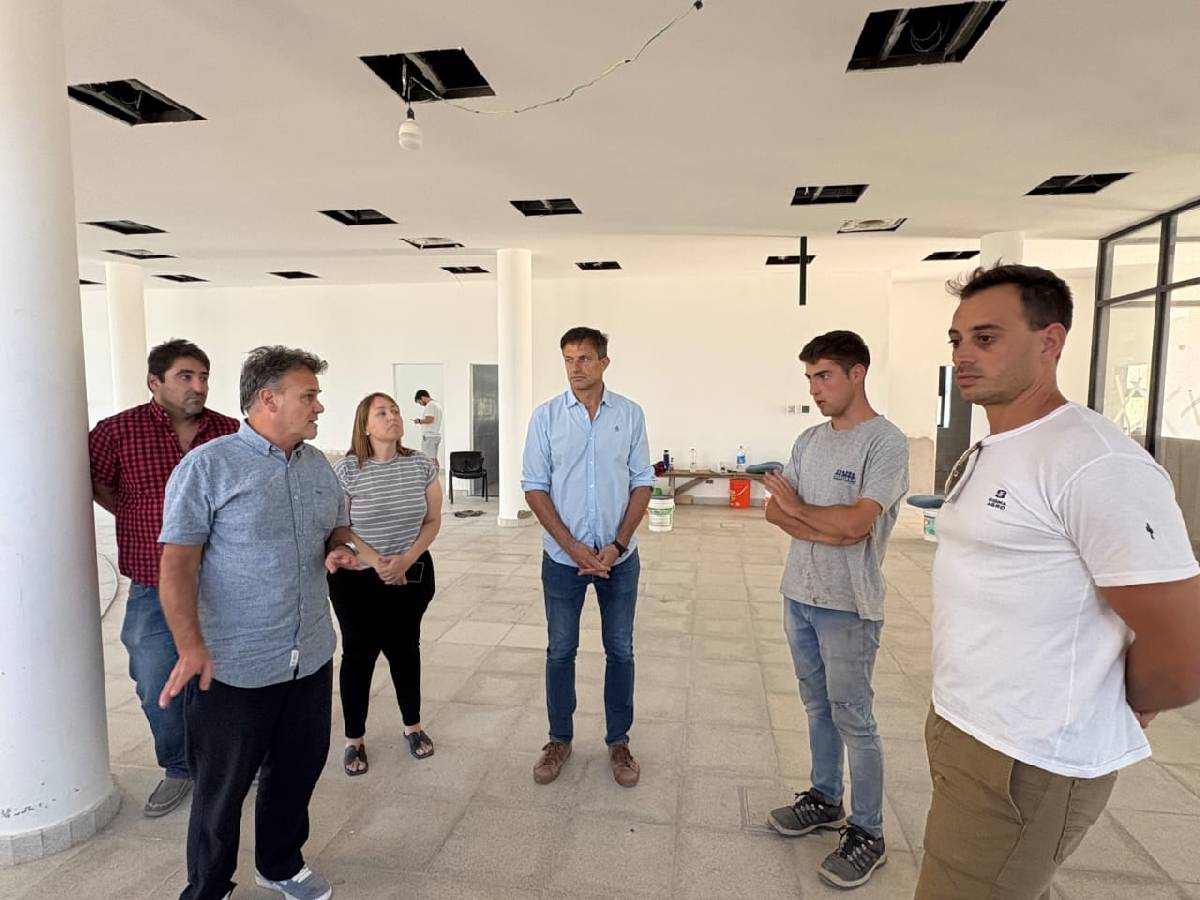 Bucca recorrió el avance de la obra de la Casa de la Provincia