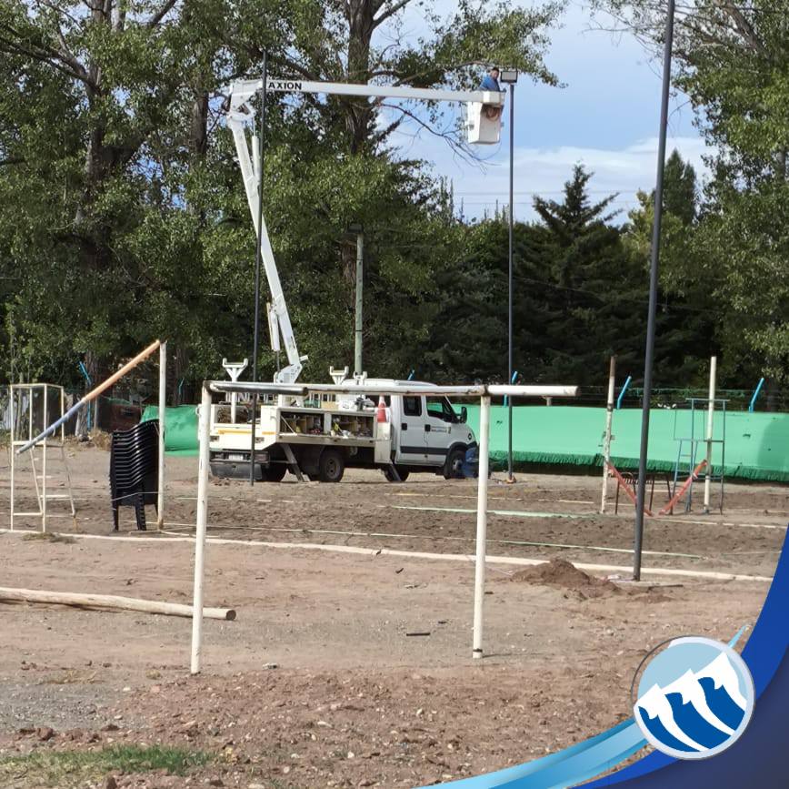 Mejoras en el Polideportivo: quedaron habilitadas las luces LED en las canchas de deporte beach