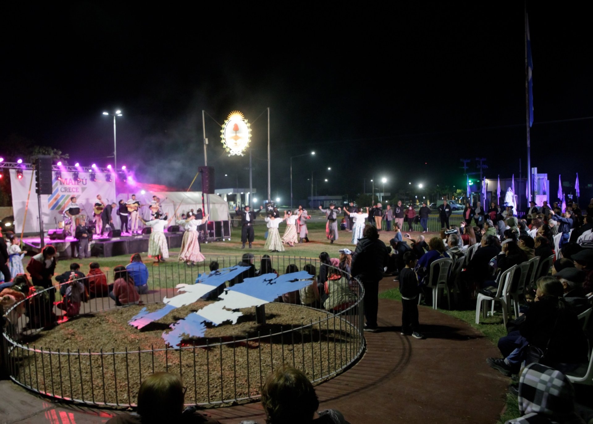 Maipú honra la memoria de sus veteranos en la tradicional Vigilia por Malvinas