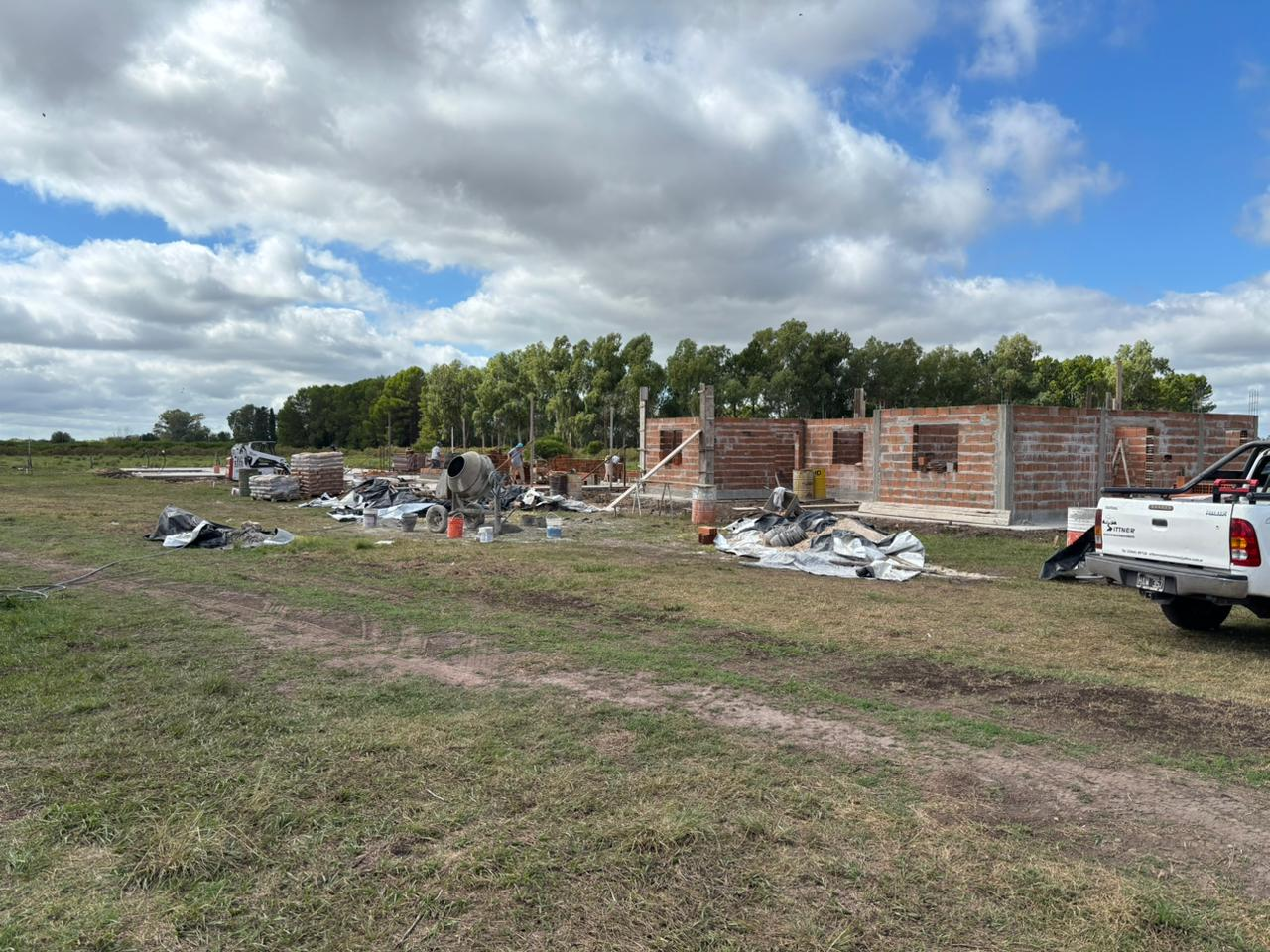 Avanza la construcción de 10 viviendas