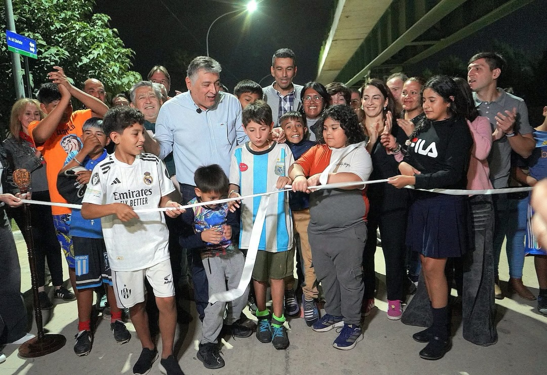 El intendente Roger Nediani inauguró pavimento e iluminación LED en la calle Libertador
