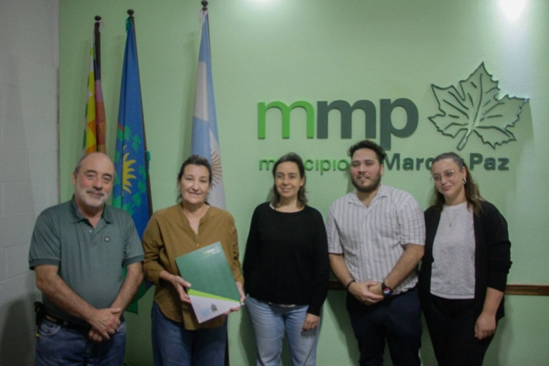 Entrega de apoyo económico al Consejo Escolar