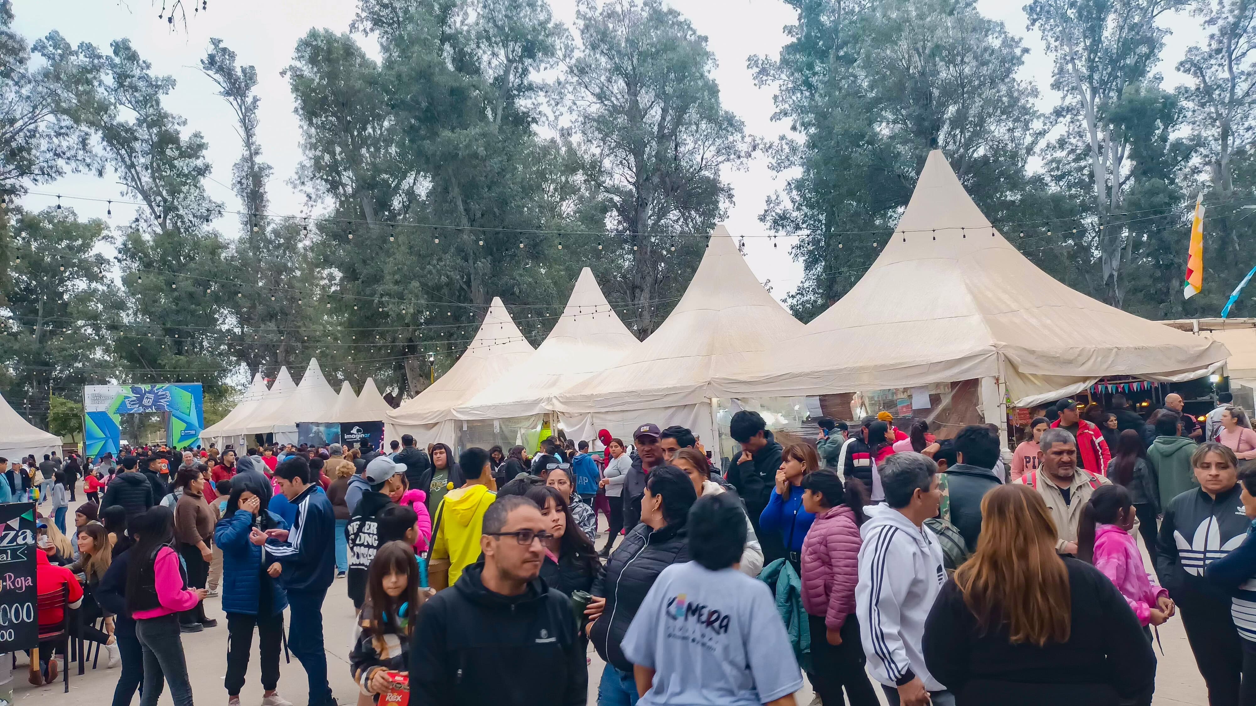 Cultura de la Municipalidad informó que hasta este viernes 29 serán las inscripciones para la Feria Artesanal 2026
