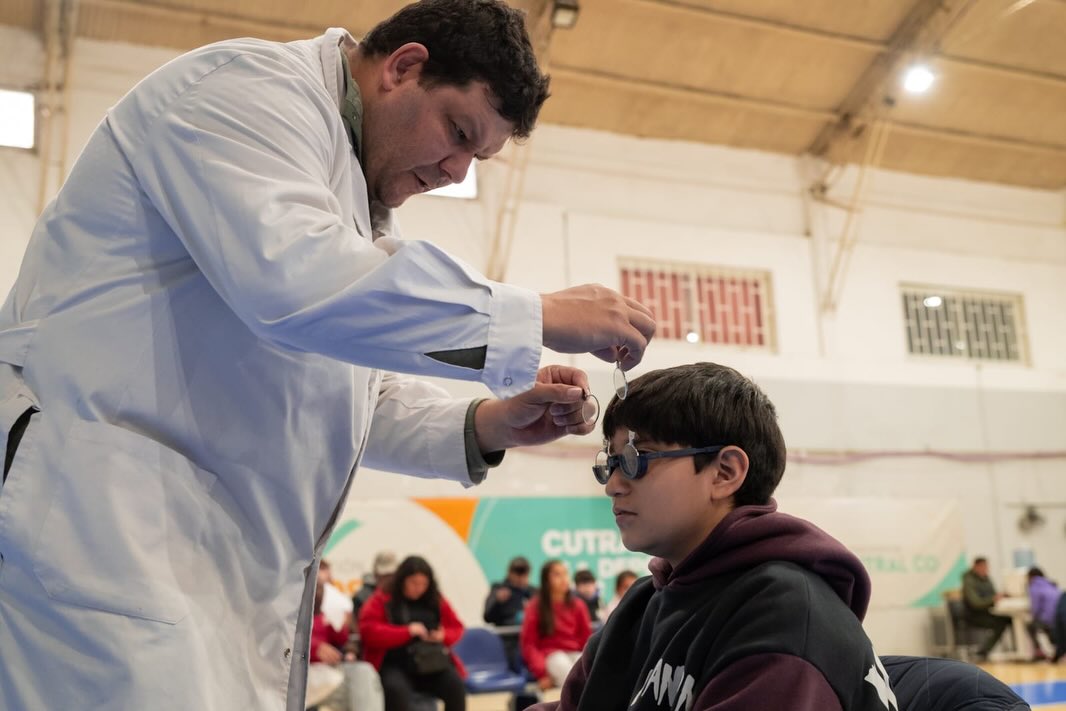 Más de 150 niños acceden a controles oftalmológicos y lentes gratuitos en Cutral Co