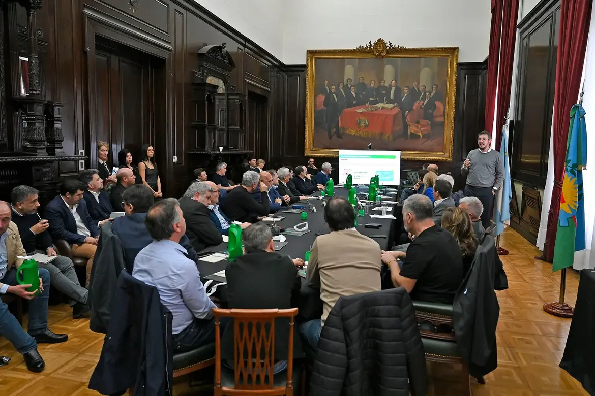 Encuentro de trabajo junto a intendentes bonaerenses en La Plata