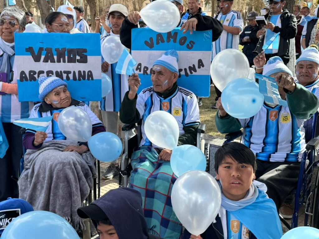 La Quiaca vivió una gran fiesta mundialista y alentó a la selección argentina desde el norte del país