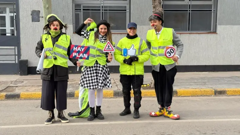 Educación vial y transporte: el Municipio desarrolla intervenciones artísticas y charlas para fomentar el respeto a las normas de tránsito