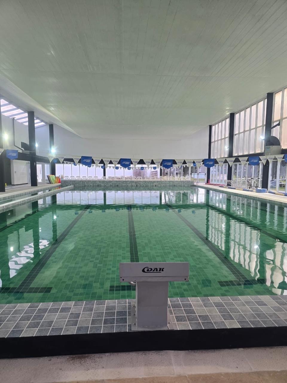 Totalmente remodelado, el Natatorio Municipal reabrió sus puertas