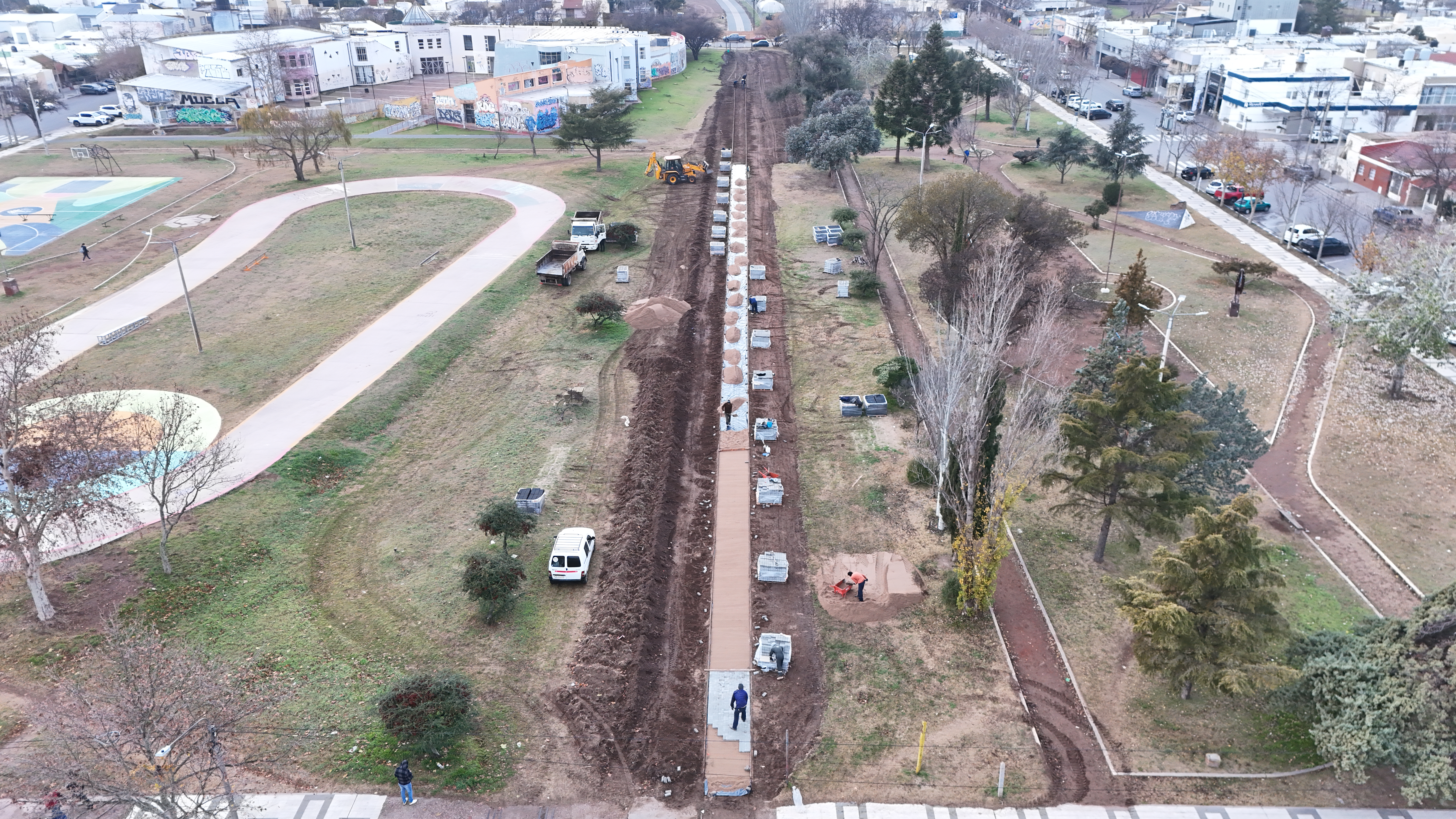 Más Parque Lineal: la Municipalidad de Santa Rosa suma espacios de paseo, coloca adoquinado y amplía los senderos
