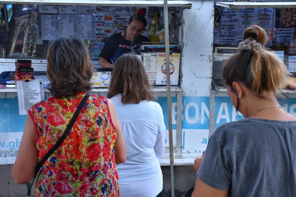 Continúan las Ferias y Mercados en los barrios de Morón