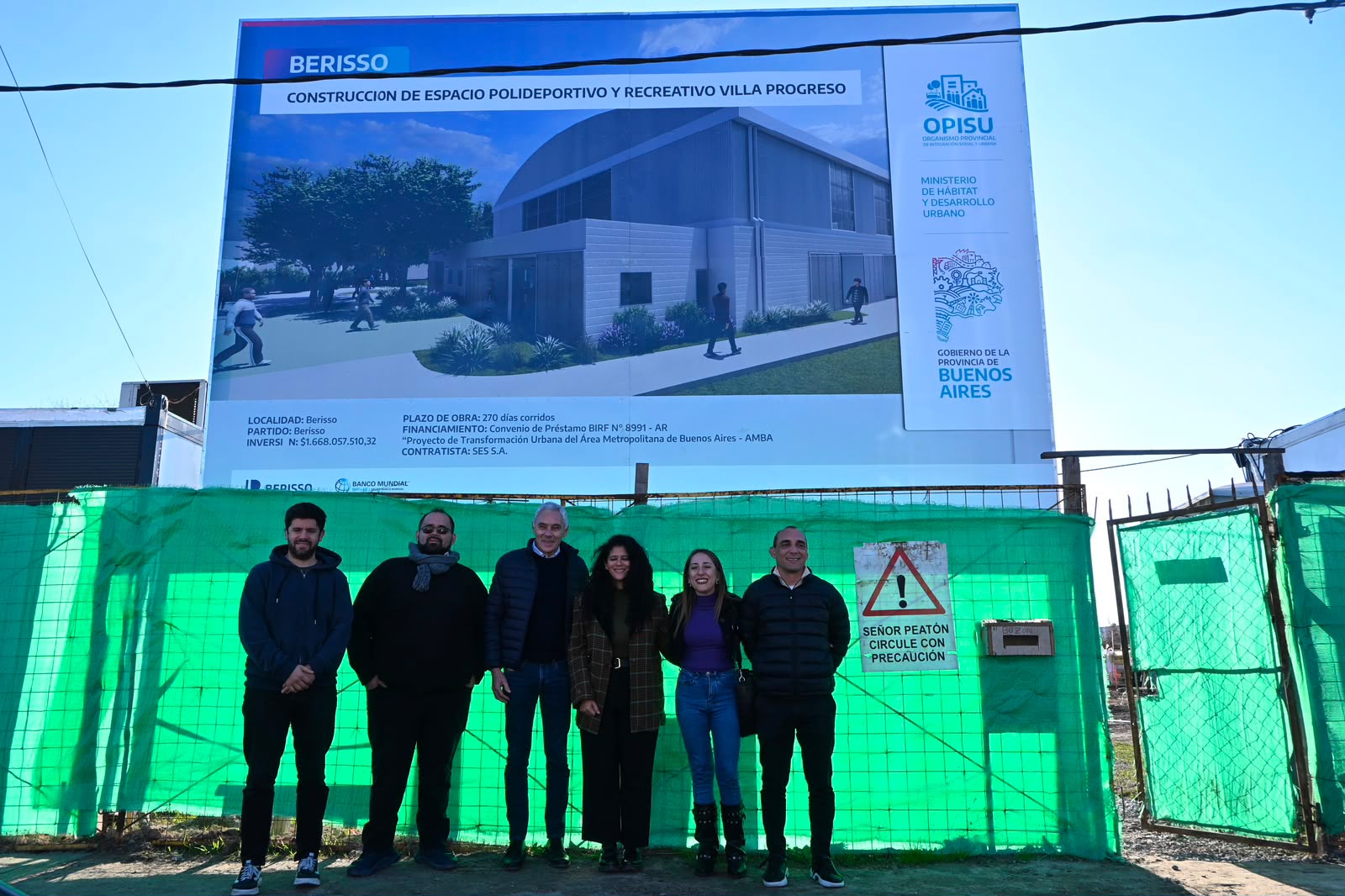Cagliardi y Barrios recorrieron los avances del Polideportivo de Villa Progreso