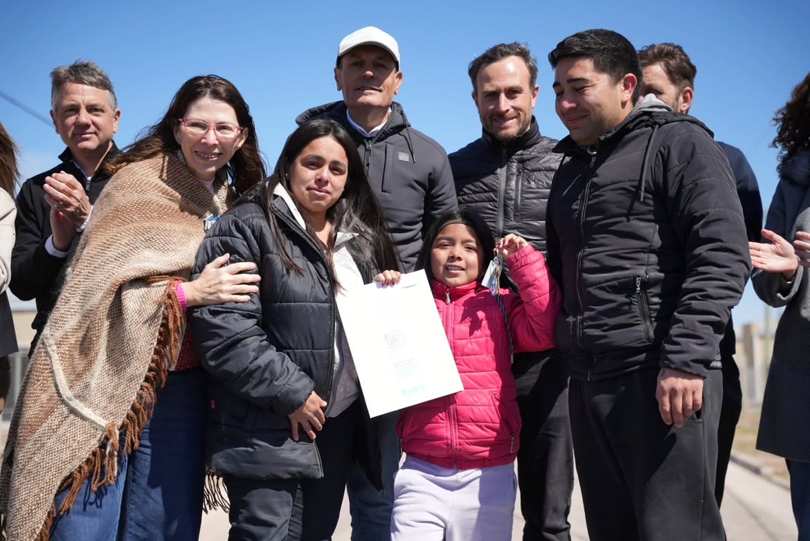 34 familias recibieron las llaves de su nuevo hogar
