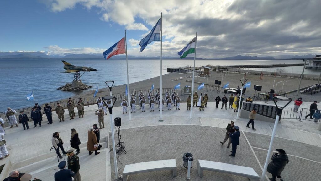Bariloche rindió homenaje a la memoria y a la soberanía en el primer aniversario del Museo y Memorial Malvinas